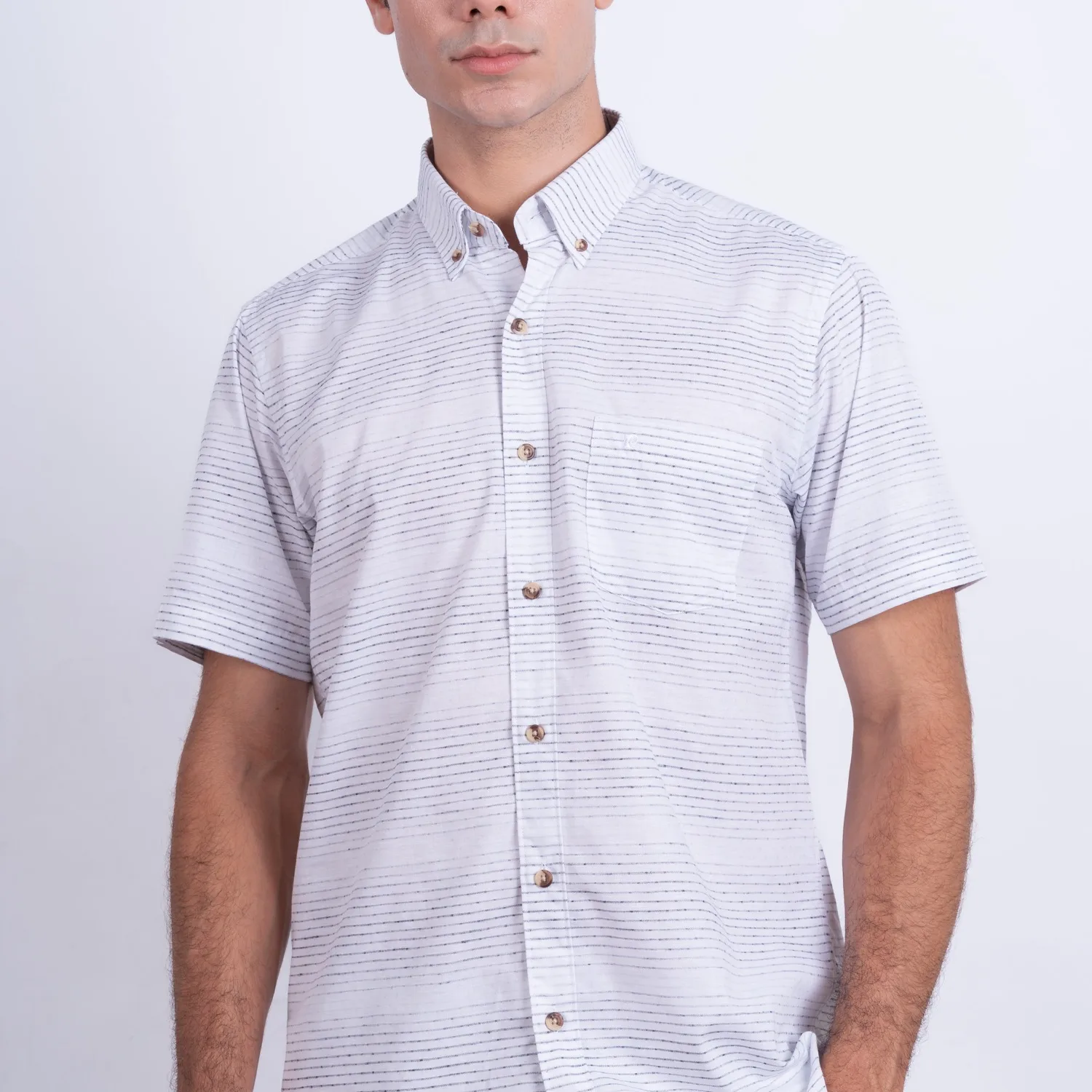 Camisa manga corta Etiqueta Linen Collection con diseño Francés vista 2