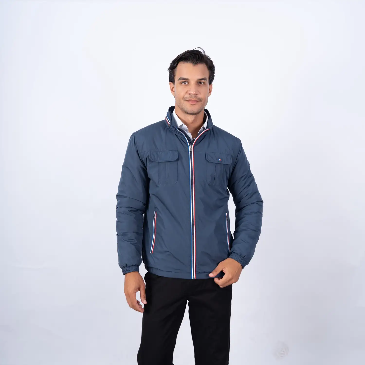 Casaca de Nylon con diseño francés